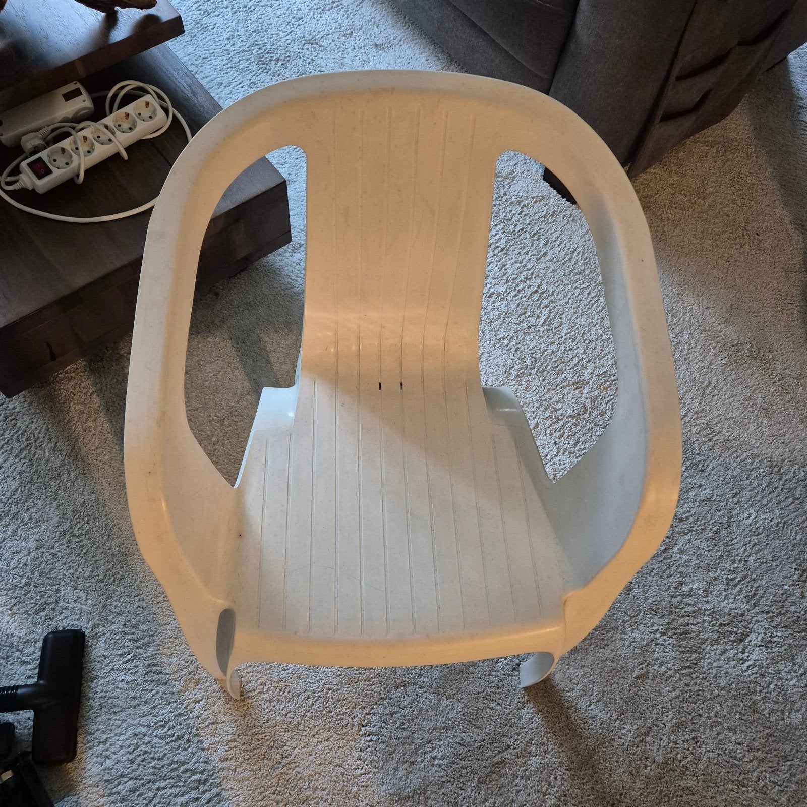 4 witte kunststof kuipstoelen, Ophalen, Kunststof, Gebruikt, Wit
