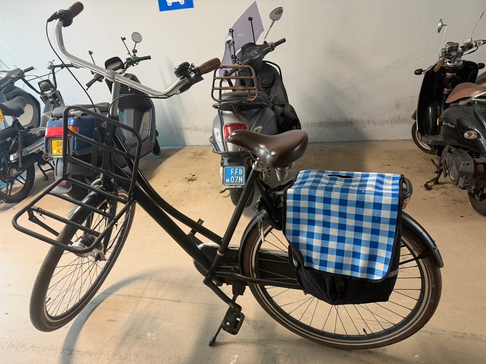 Meisjesfiets, Ophalen, Gebruikt, Handrem