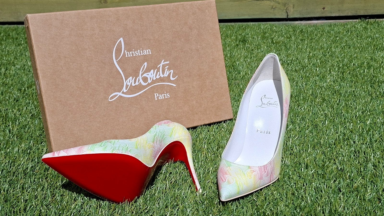 Christian Louboutin - mt. 37,5 - 10mm. hak, Overige kleuren, Ophalen of Verzenden, Zo goed als nieuw, Schoenen met hoge hakken
