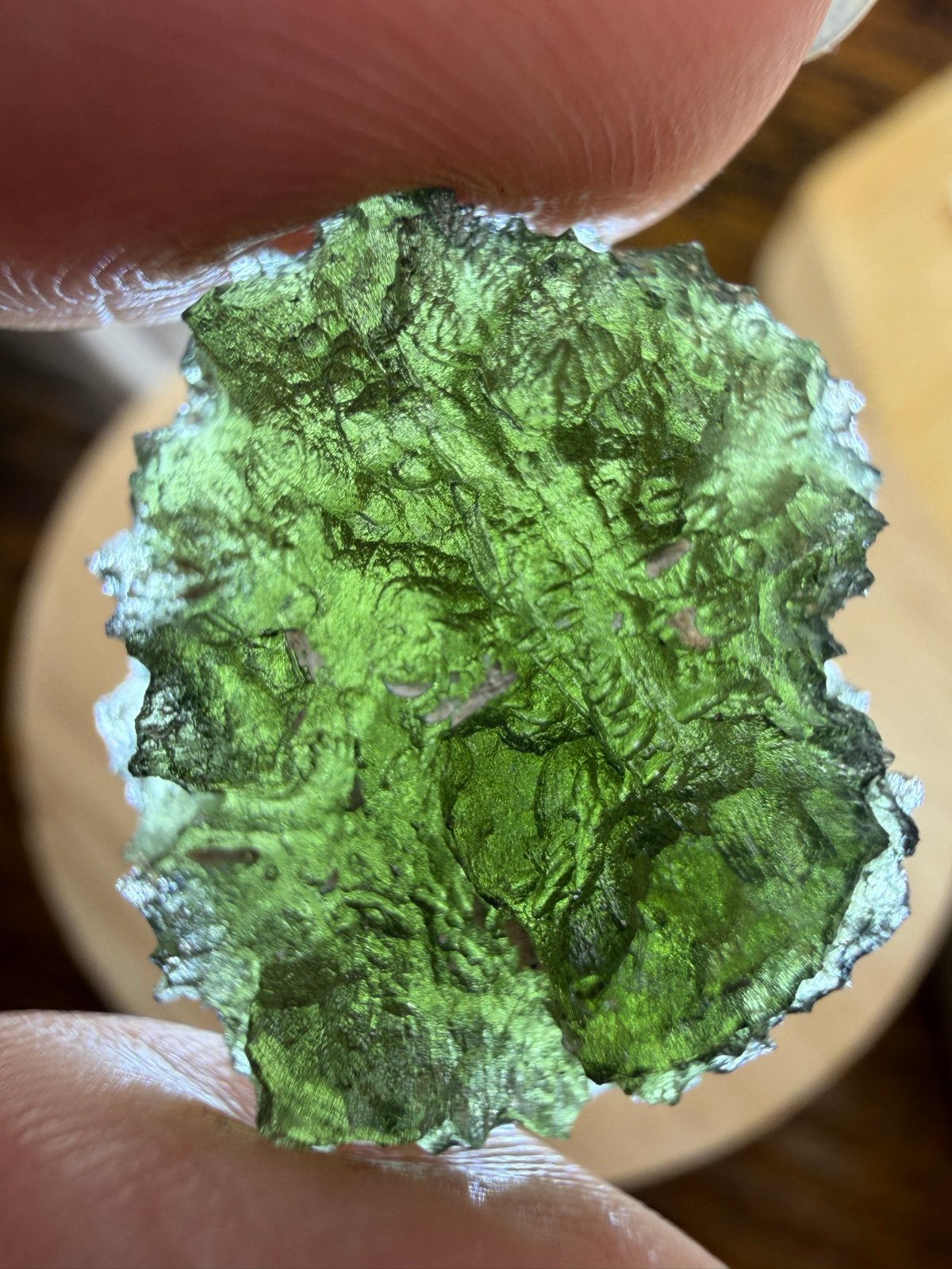 Prachtige Moldaviet - 3.98g - Zeldzame Tektiet, Ophalen of Verzenden, Mineraal