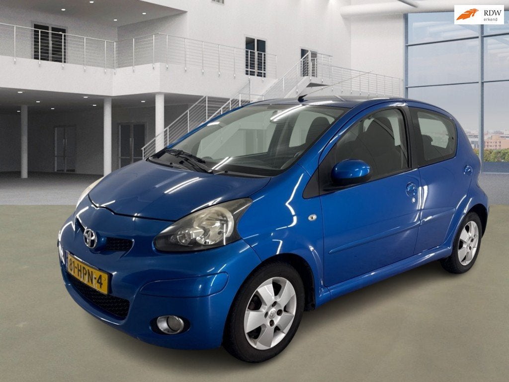 Toyota Aygo 1.0-12V Dynamic Blue AUTOMAAT AIRCO 2 X SLEUTELS, Auto's, Gebruikt, 68 pk, Origineel Nederlands, Bedrijf