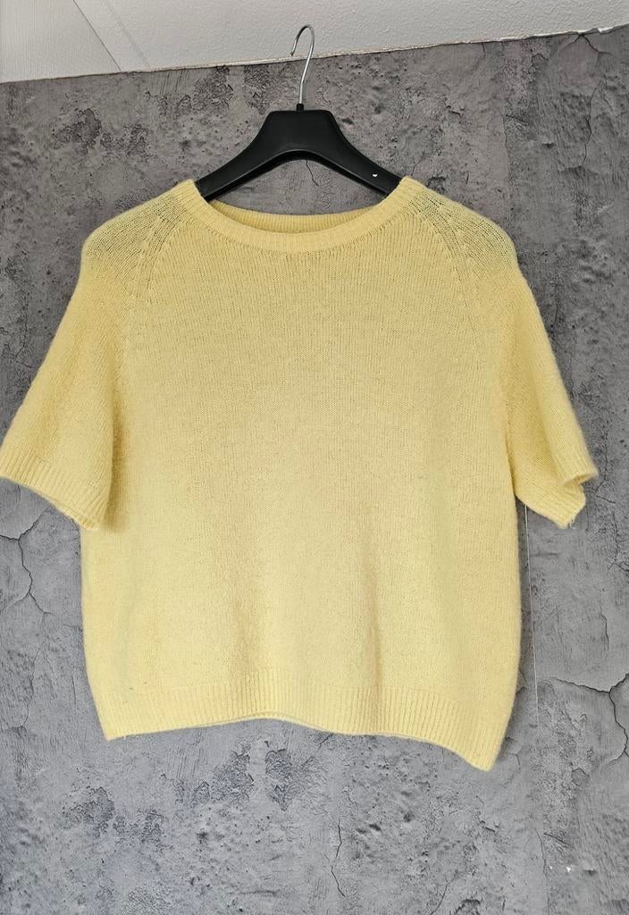 Comfortabele trui zachtgeel met baby alpaca - One size, Ophalen of Verzenden, Zo goed als nieuw, Maat 38/40 (M)