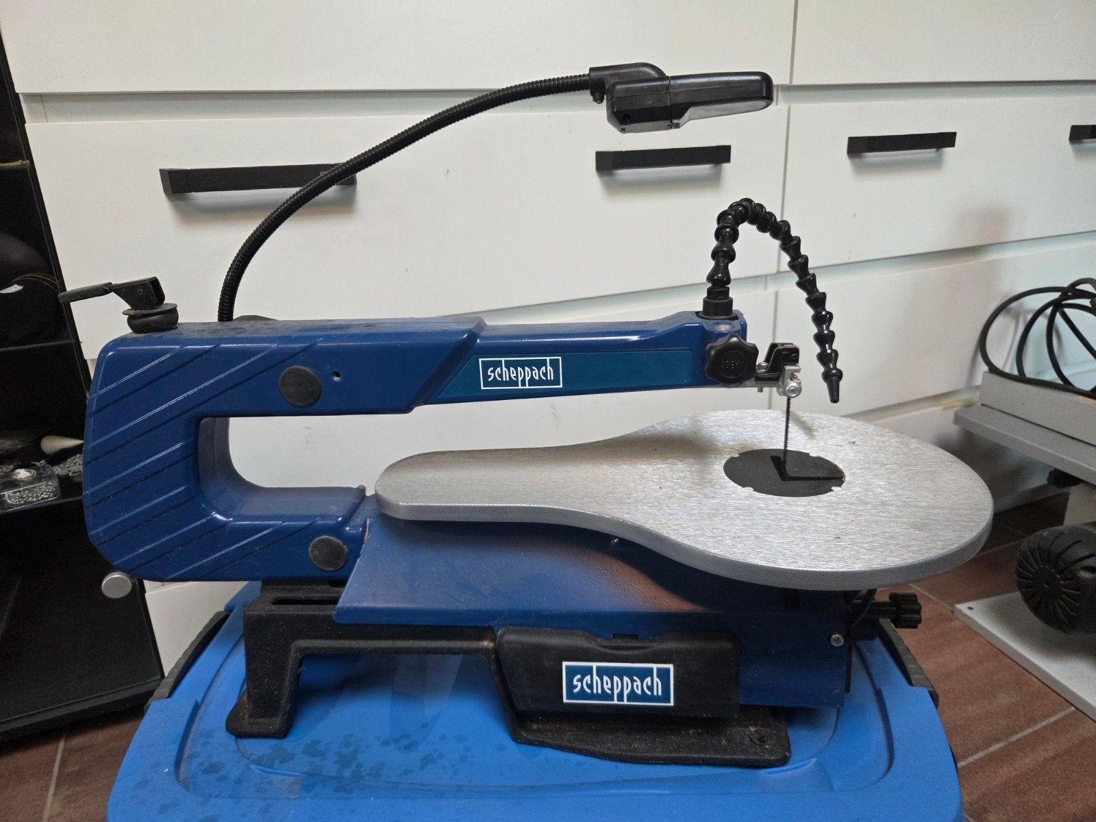 Scheppach SD1600V elektrische figuurzaag, Doe-het-zelf en Verbouw, Gereedschap | Zaagmachines, Ophalen