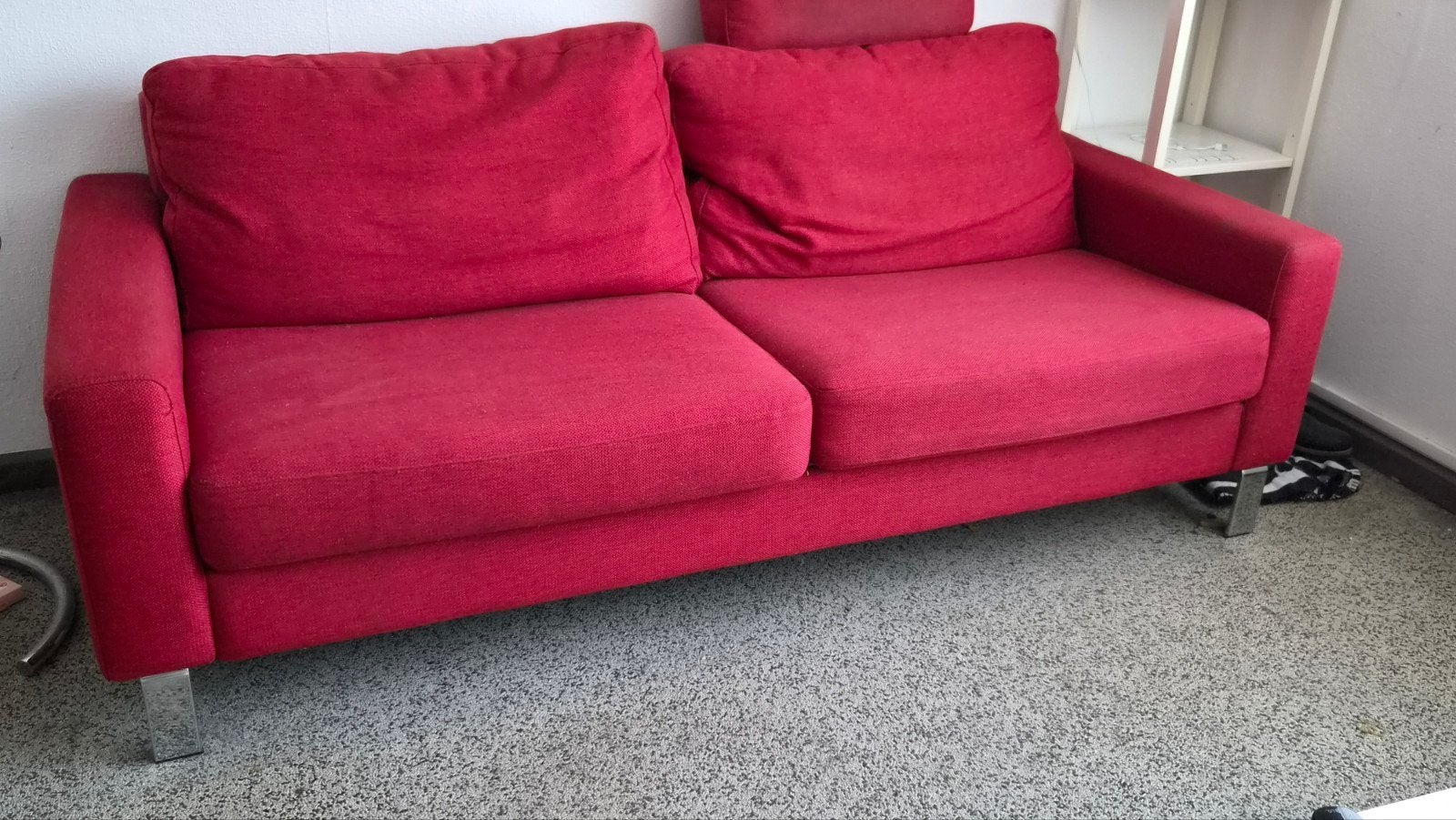 Comfortabele rode tweepersoonsbank, Ophalen, Gebruikt, 150 tot 200 cm, Tweepersoons