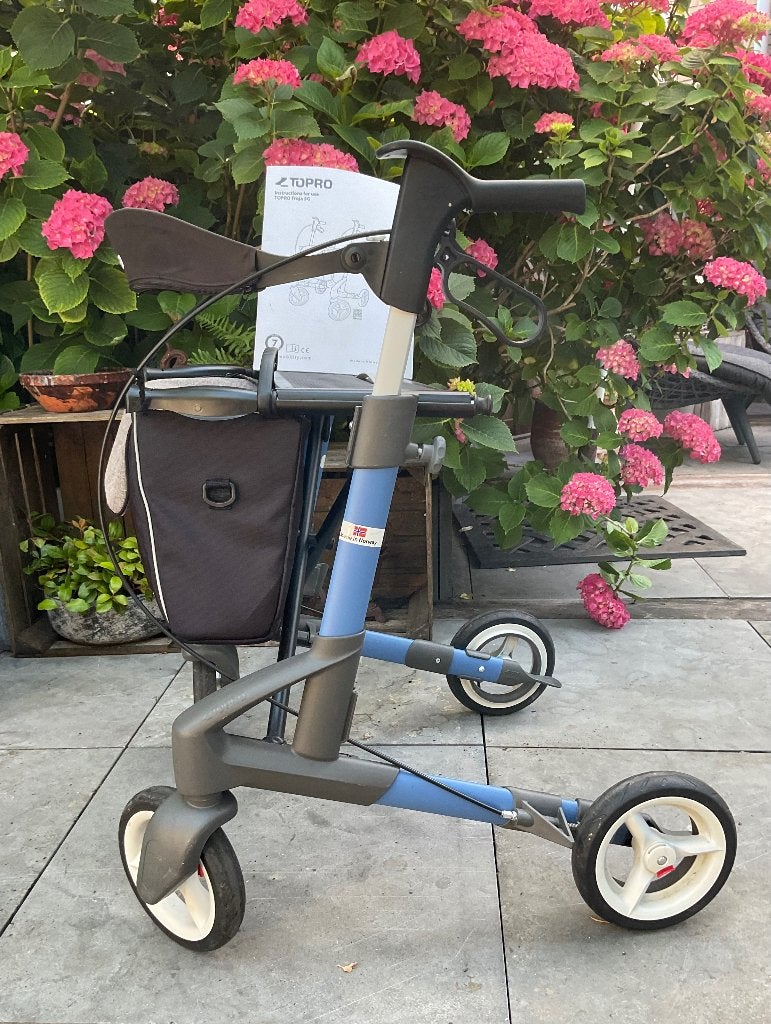 Rollator voor binnen en buiten (2024), Ophalen, Opvouwbaar, Zo goed als nieuw