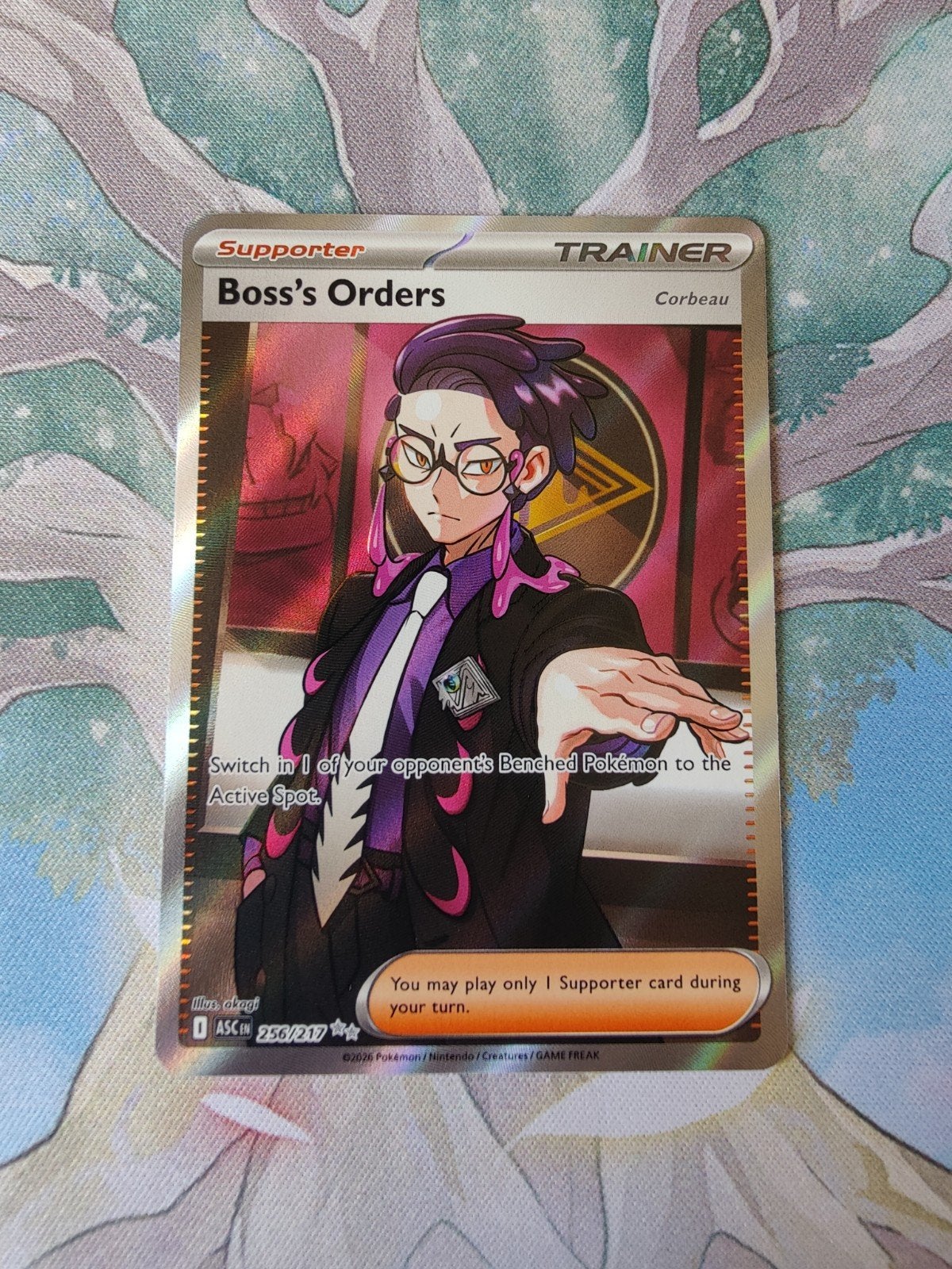Pokemon ascended heroes boss's orders corbeau 256/217, Ophalen of Verzenden, Nieuw, Losse kaart, Foil
