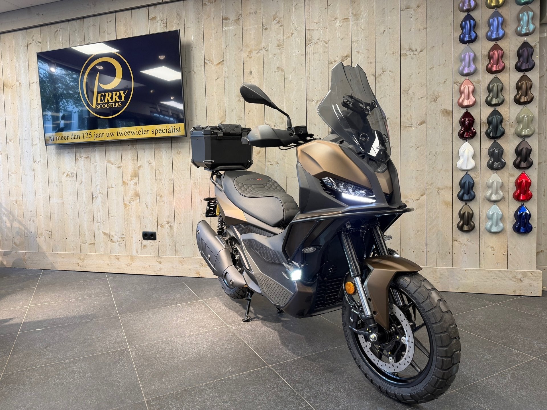 Aprilia SR GT 400 SPECIALPAINT | MARRAKECH BROWN |EXCLUSIVE, Scooter, 399 cc, Automaat, Gebruikt