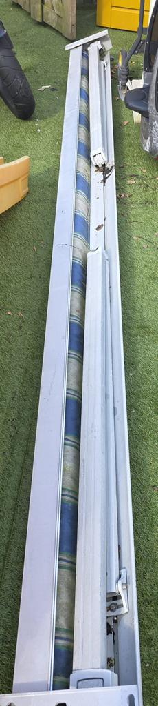 Knikarm scherm, Ophalen, Zo goed als nieuw, 150 tot 300 cm, 250 cm tot 450 cm