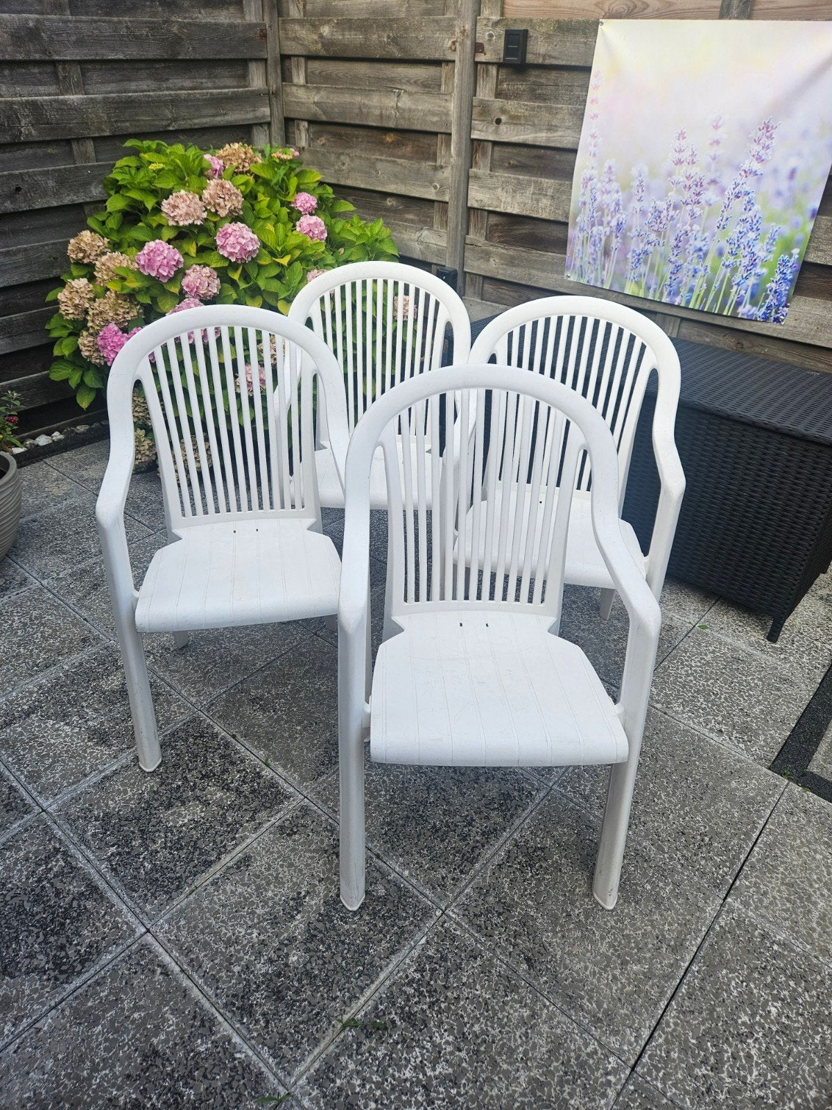Set van 4 witte kunststof tuinstoelen, Tuin en Terras, Tuinstoelen, Ophalen, Gebruikt, Kunststof