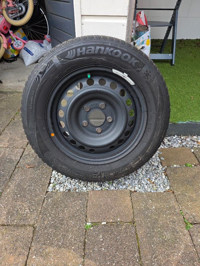 4x banden Hyundai I30, Auto-onderdelen, Banden en Velgen, Ophalen, Gebruikt, 15 inch, Winterbanden
