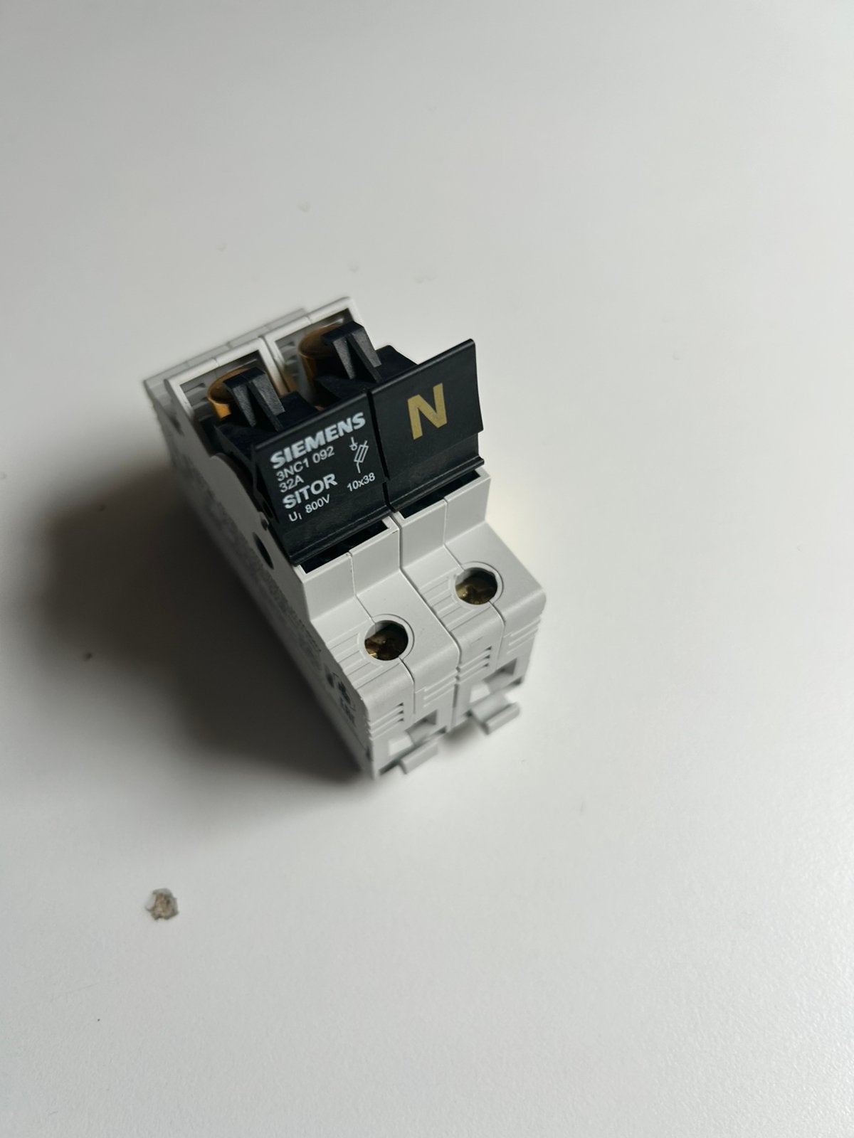 Kemp Elektroniks Cylindric Fuse Cartridge 16A 2P, Ophalen of Verzenden, Zo goed als nieuw, Minder dan 2 meter, Overige kabels