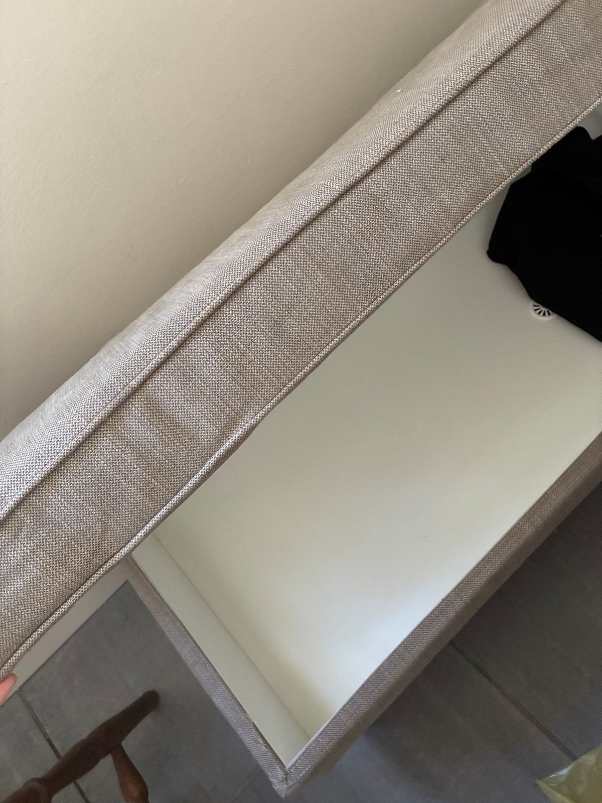 Opbergbankje met stoffen bekleding en houten poten, Ophalen, Gebruikt, 125 cm of meer, 100 tot 125 cm