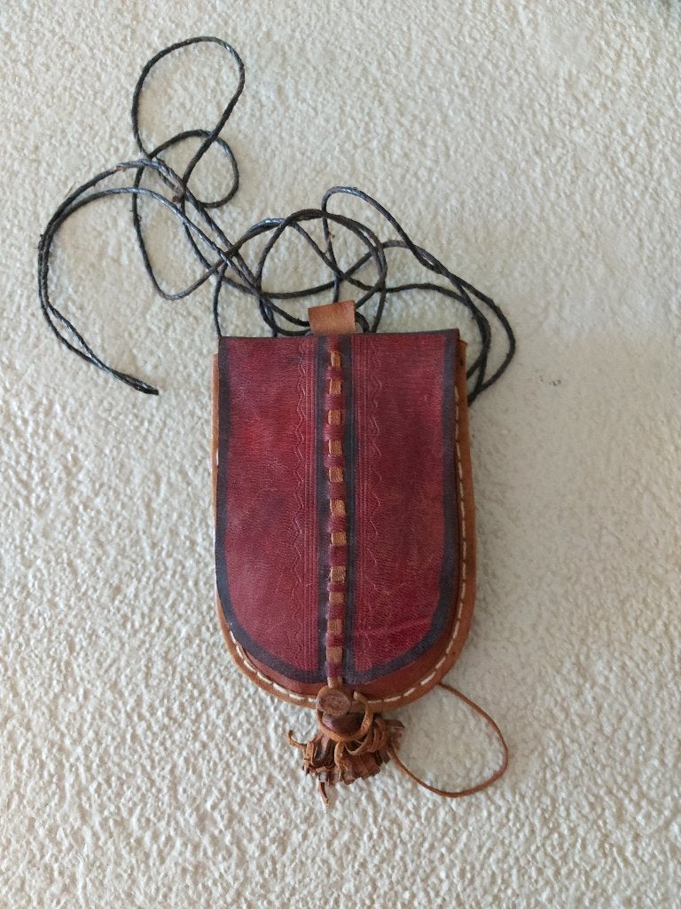 Touareg leren tasje uit Niger - medicijntasje, Antiek en Kunst, Verzenden