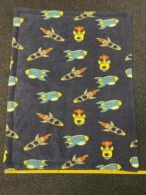 GEBRUIKT! Box kleed, blauw/raketten, 75x100cm voor €5!, Ophalen of Verzenden, Gebruikt, Blauw, Overige typen