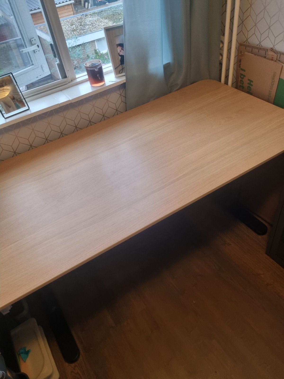 IKEA Bekant bureau - in hoogte verstelbaar, Huis en Inrichting, Bureaus, Ophalen, Zit-sta bureau, 160 cm, Spaanplaat of MDF