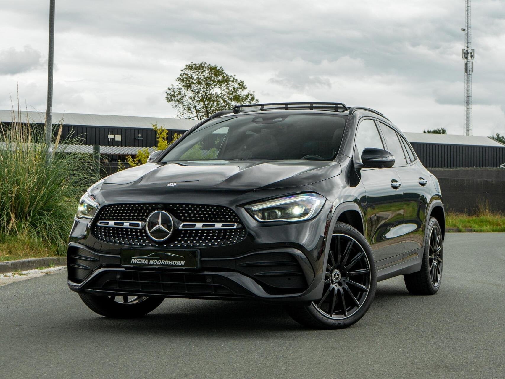 Mercedes GLA-klasse 250 e AMG|Panoramadak|Matrix LED|360° C, 77 km/l, Gebruikt, Zwart, Bedrijf