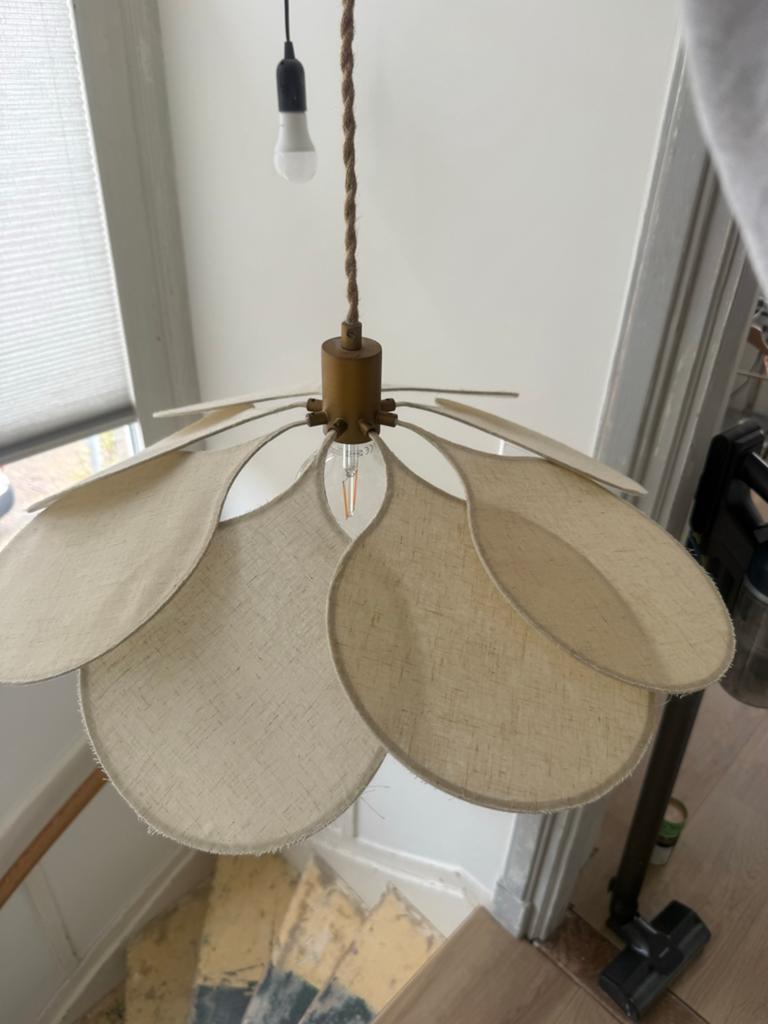 Leuke hanglamp met linnen vleugels, Ophalen of Verzenden, Zo goed als nieuw, Stof, Minder dan 50 cm