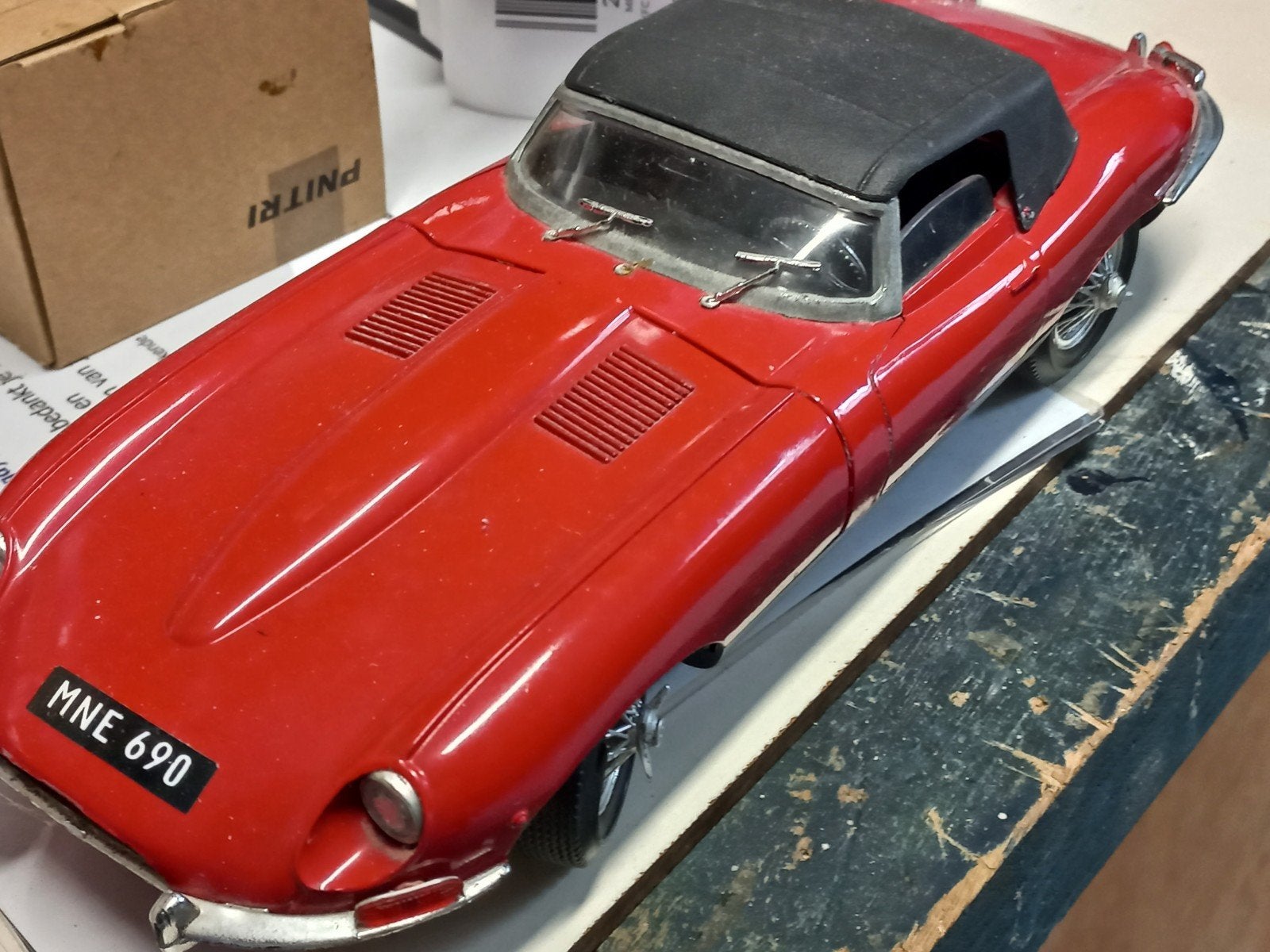 Polistil Jaguar XK.E 4.2 Liter Schaalmodel, Ophalen of Verzenden