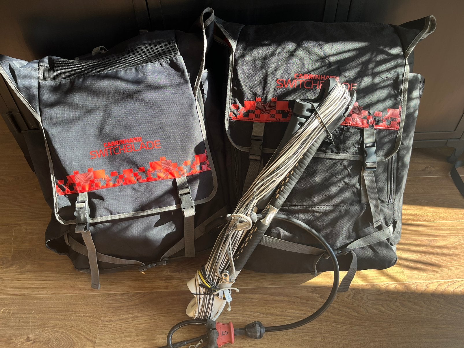 Kitesurf set Cabrinha Switchblade 9 m en 12 m incl. bar, Watersport en Boten, Gebruikt, Kitesurf-set, Geen board, Ophalen of Verzenden