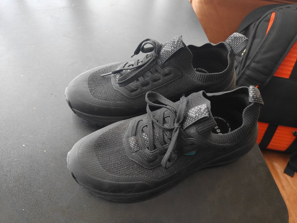 Vessi Stormburst Low Top schoenen, maat 10 US (43 EU), Zwart, Ophalen of Verzenden, Vessie, Sneakers of Gympen