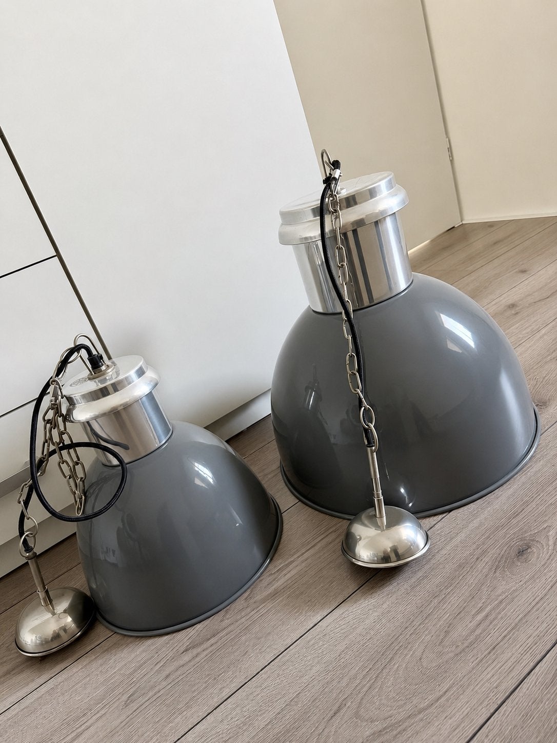 Loods 5 industriële hanglampen, grijs metaal, Huis en Inrichting, Lampen | Hanglampen, Ophalen, Zo goed als nieuw, Metaal, E27 (groot)