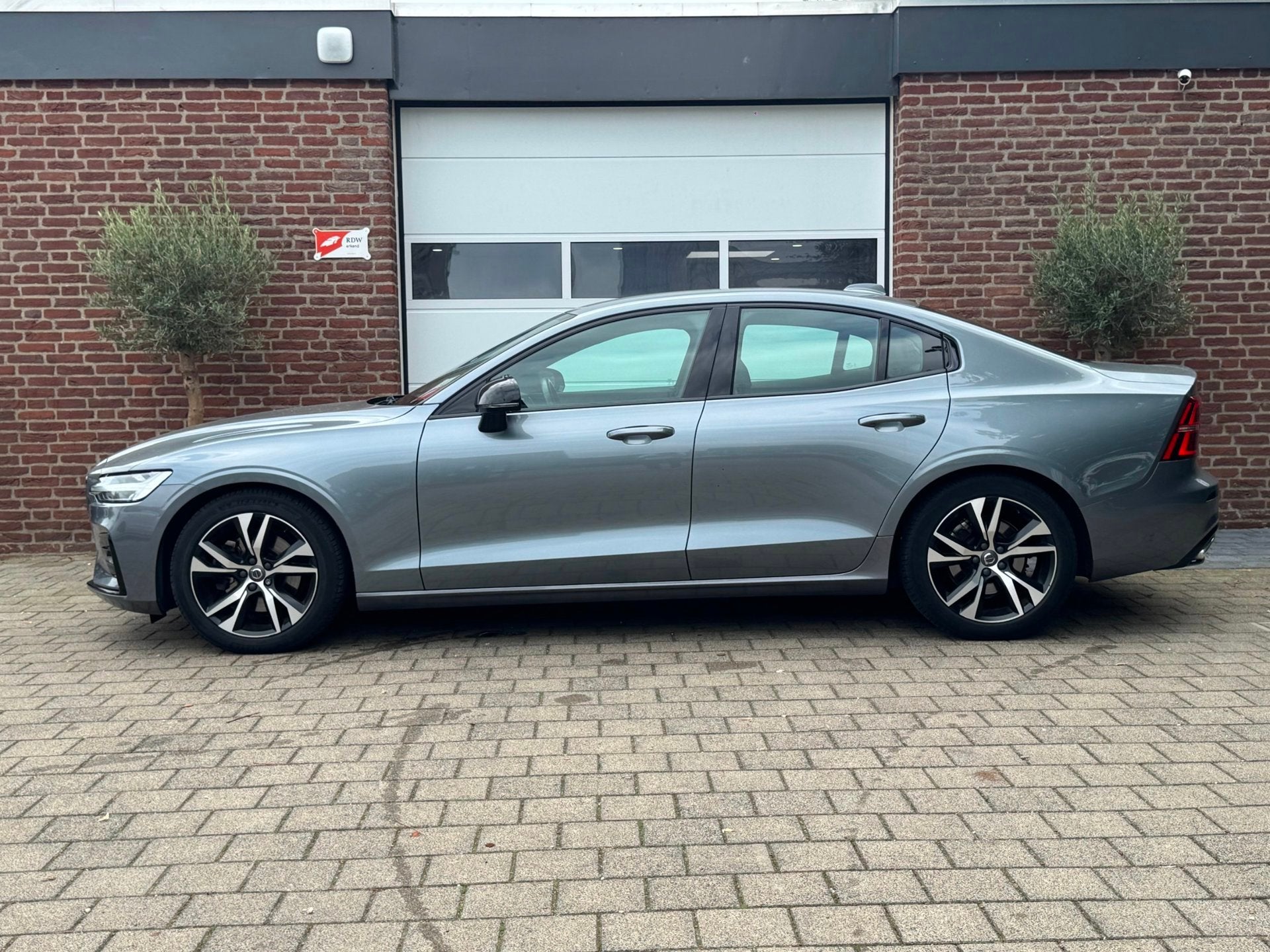 Volvo S60 2.0 B3 R-Design|Sportstoel|Camera|Memory|, Auto's, Dealer onderhouden, 4 cilinders, 1969 cc, S60
