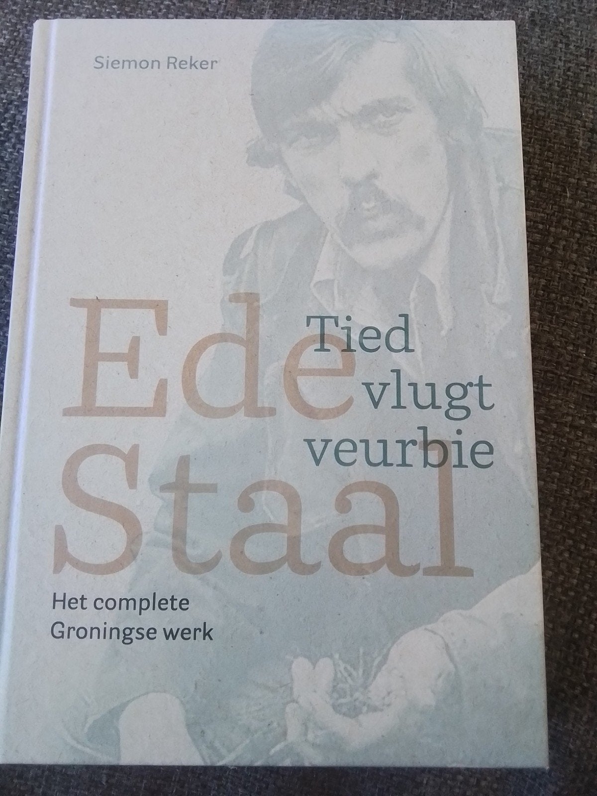 Ede Staal- Tied vlugt veurbie, Ophalen of Verzenden, Zo goed als nieuw, Siemon Reker
