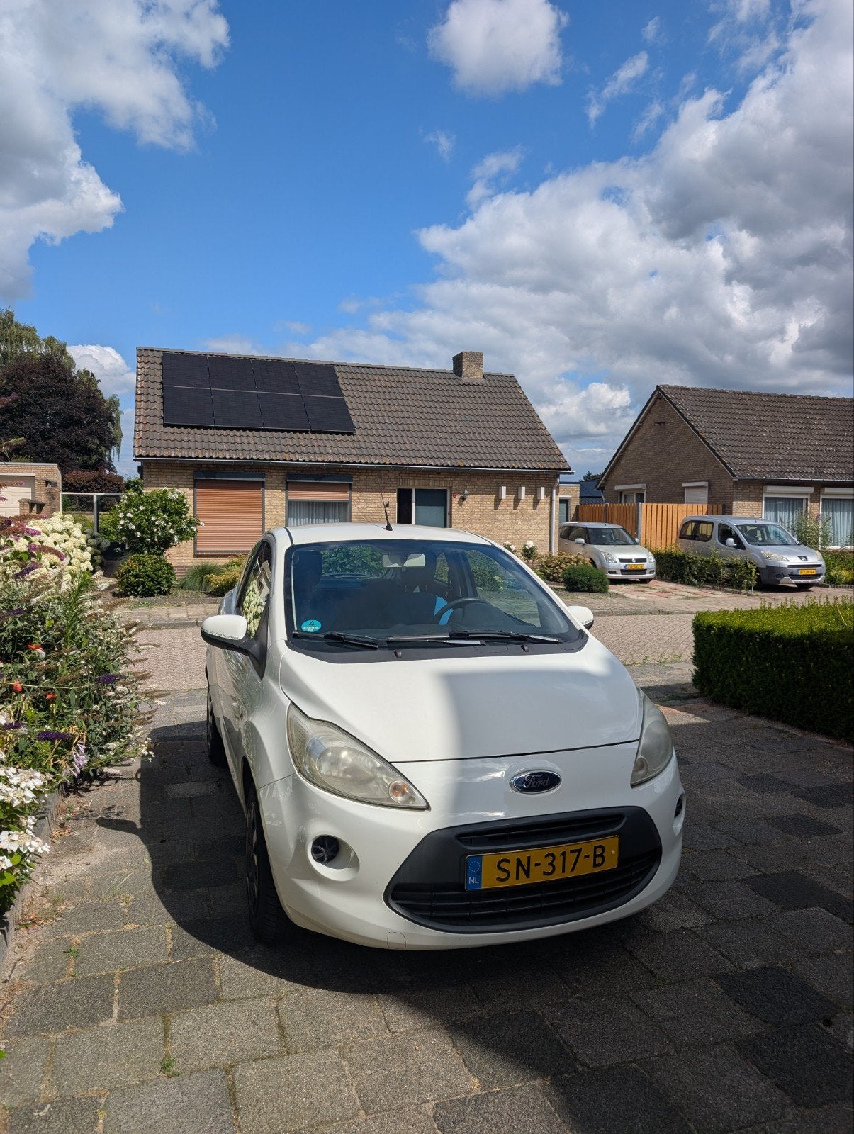 Ford Ka 1.2 51KW 2010 Wit, Voorwielaandrijving, 1242 cc, 4 cilinders, 4 stoelen