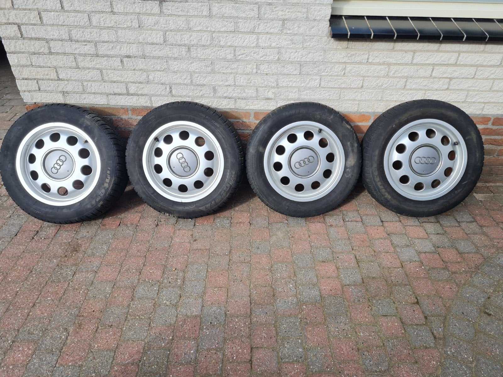 Nette Audi A3 Pepperpots met goede winterbanden, Ophalen, Gebruikt, 15 inch, Banden en Velgen