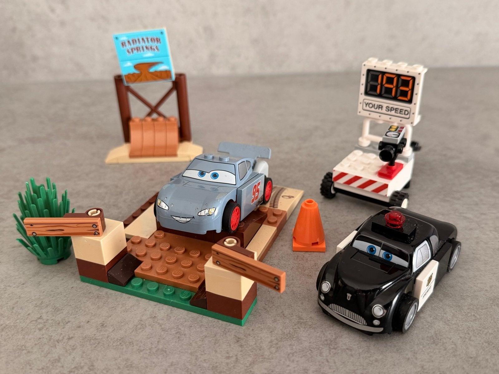 LEGO Cars 10742 - Willy's Butte snelheidstraining, Overige thema's, Lego, Ophalen of Verzenden, Zo goed als nieuw