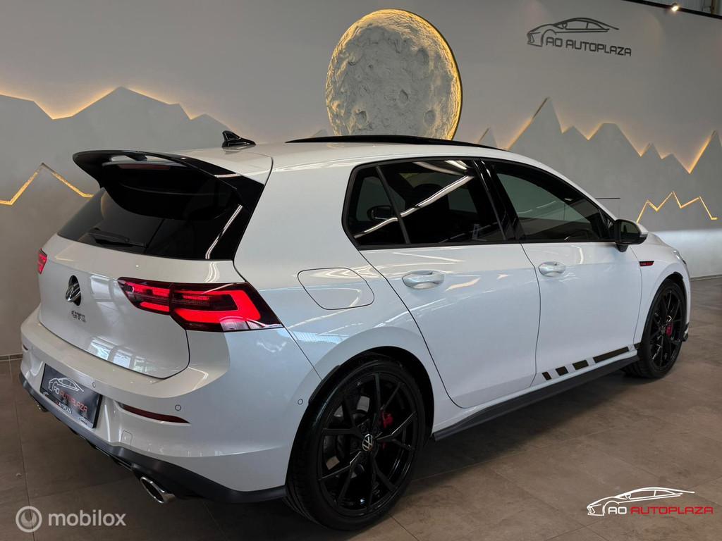 Volkswagen Golf 2.0 TSI GTI Clubsport Panorama/HUD/Harman Ka, Zwart, 4 cilinders, 1984 cc, Alcantara