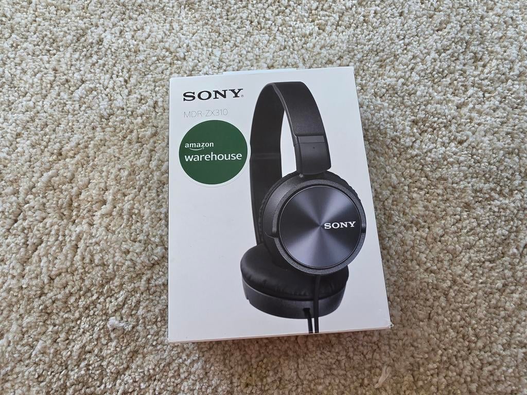 Nieuwe Sony MDR-ZX310 Hoofdtelefoon - Amazon Warehouse, Ophalen of Verzenden, Nieuw, Op oor (supra aural), Sony