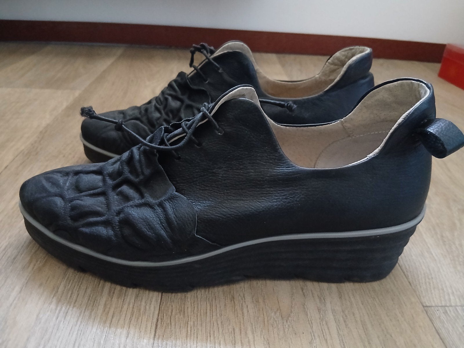 Aparte handgemaakte leren schoenen van Papucei, Ophalen, Zwart, Zo goed als nieuw, Papucei