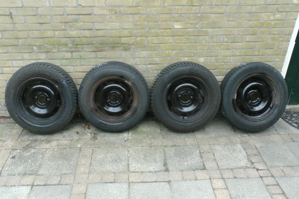 Winterbanden C4 Citroen, Auto-onderdelen, Ophalen, Gebruikt, 15 inch, Banden en Velgen