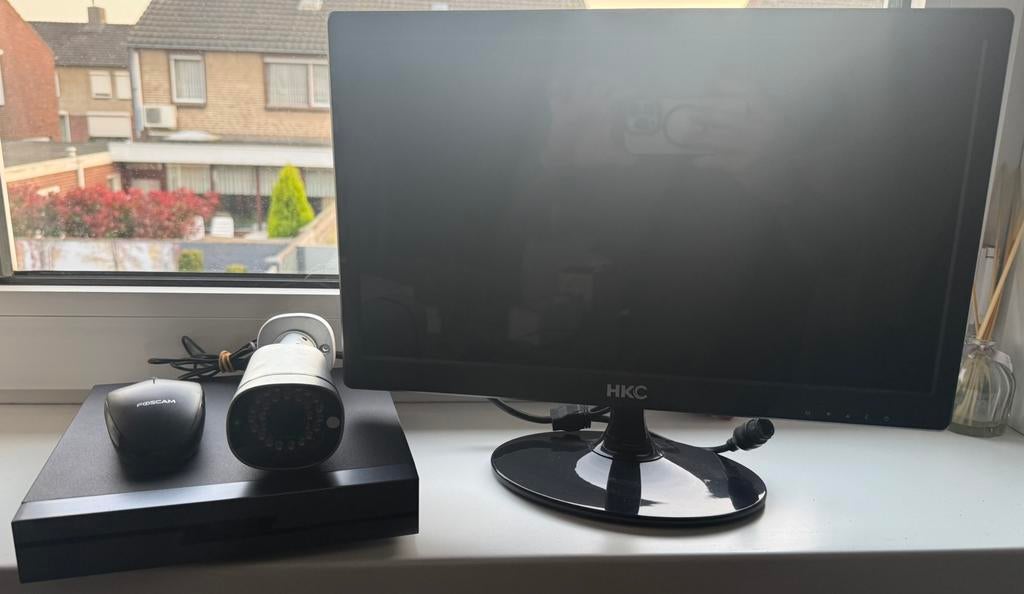 Complete Foscam bewakingsset + 1TB opslag + monitor, Ophalen of Verzenden, Gebruikt, Buitencamera
