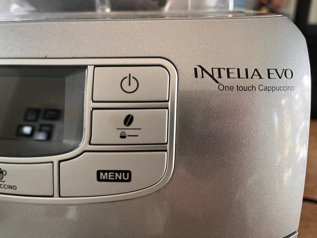 Saeco Intelia Evo One Touch Cappuccino Koffiemachine, Witgoed en Apparatuur, Koffiezetapparaten, Ophalen, Afneembaar waterreservoir