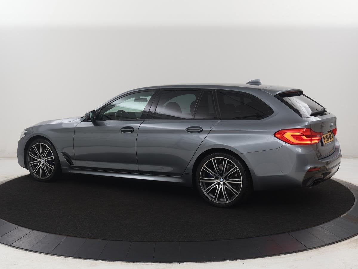 BMW 5-serie Touring 530i xDrive M-sport High Executive | Led, Automaat, 1998 cc, 15 km/l, Gebruikt