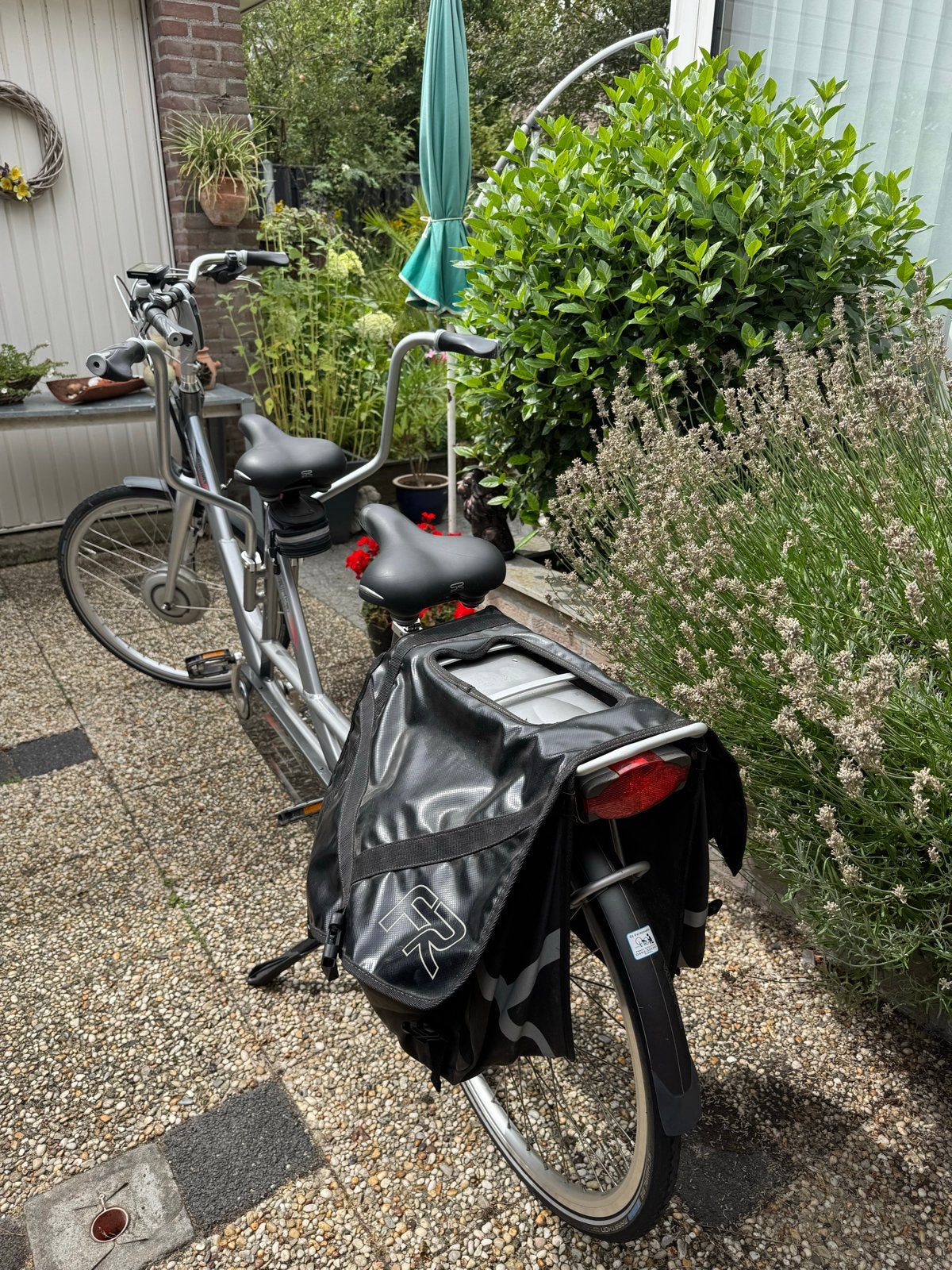 Foto 3 van Elektrische Sparta tandem - Comfortabel samen fietsen