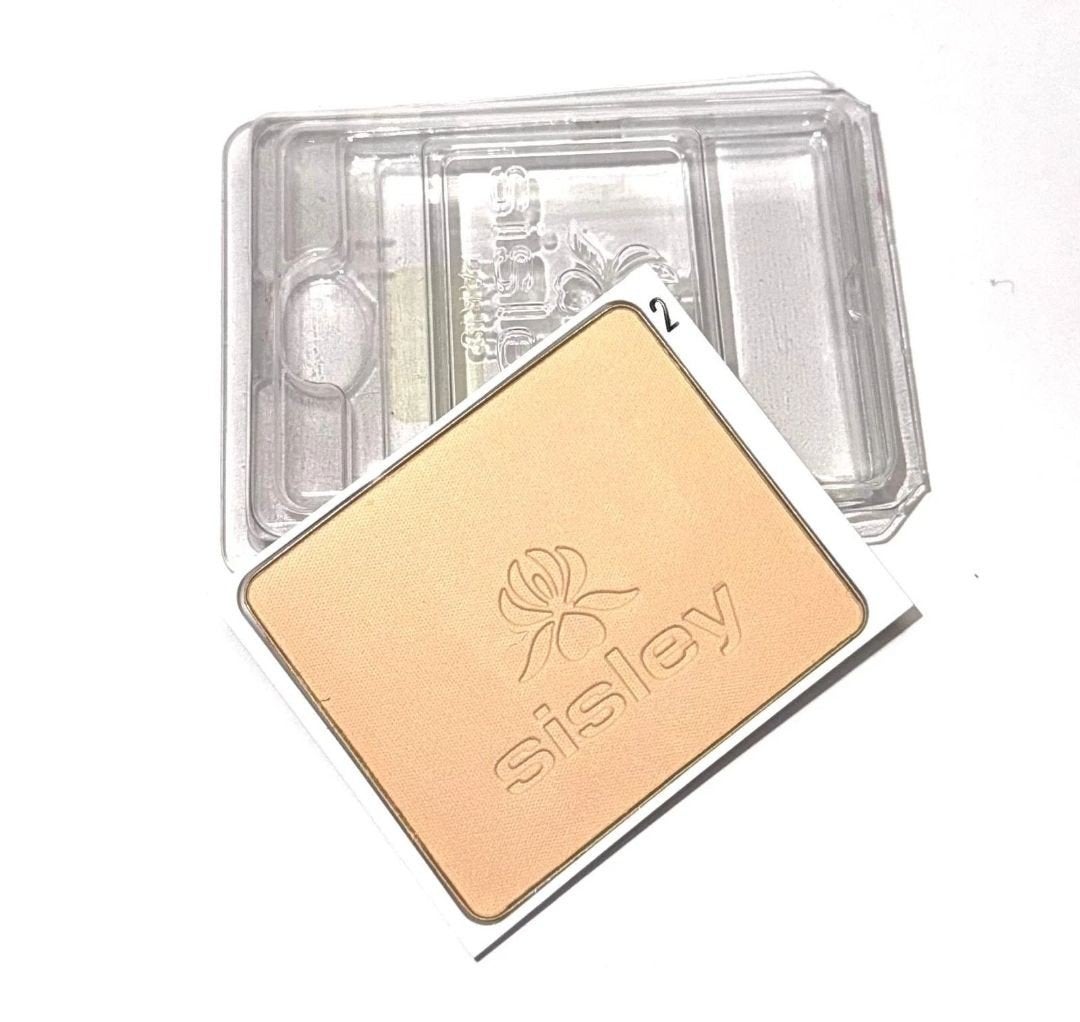 Sisley Phyto-blanc Compact Foundation 02 White Petal, Sieraden, Tassen en Uiterlijk, Uiterlijk | Cosmetica en Make-up, Ophalen of Verzenden