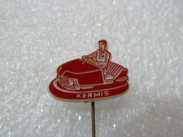 Vintage Kermis Botsauto Speldje - Rood, Ophalen of Verzenden, Gebruikt, Overige onderwerpen, Speldje of Pin