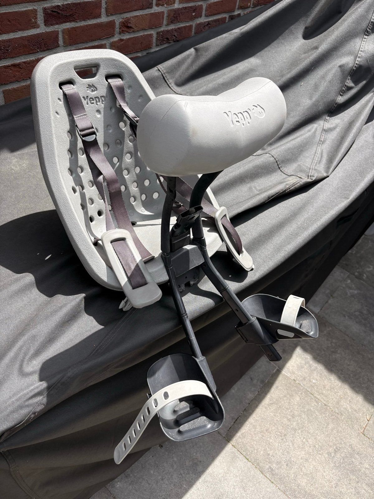 Thule Yepp fietsstoeltje inclusief 3 adapters, Fietsen en Brommers, Fietsaccessoires | Fietsstoeltjes, Ophalen, Gebruikt, Voorzitje