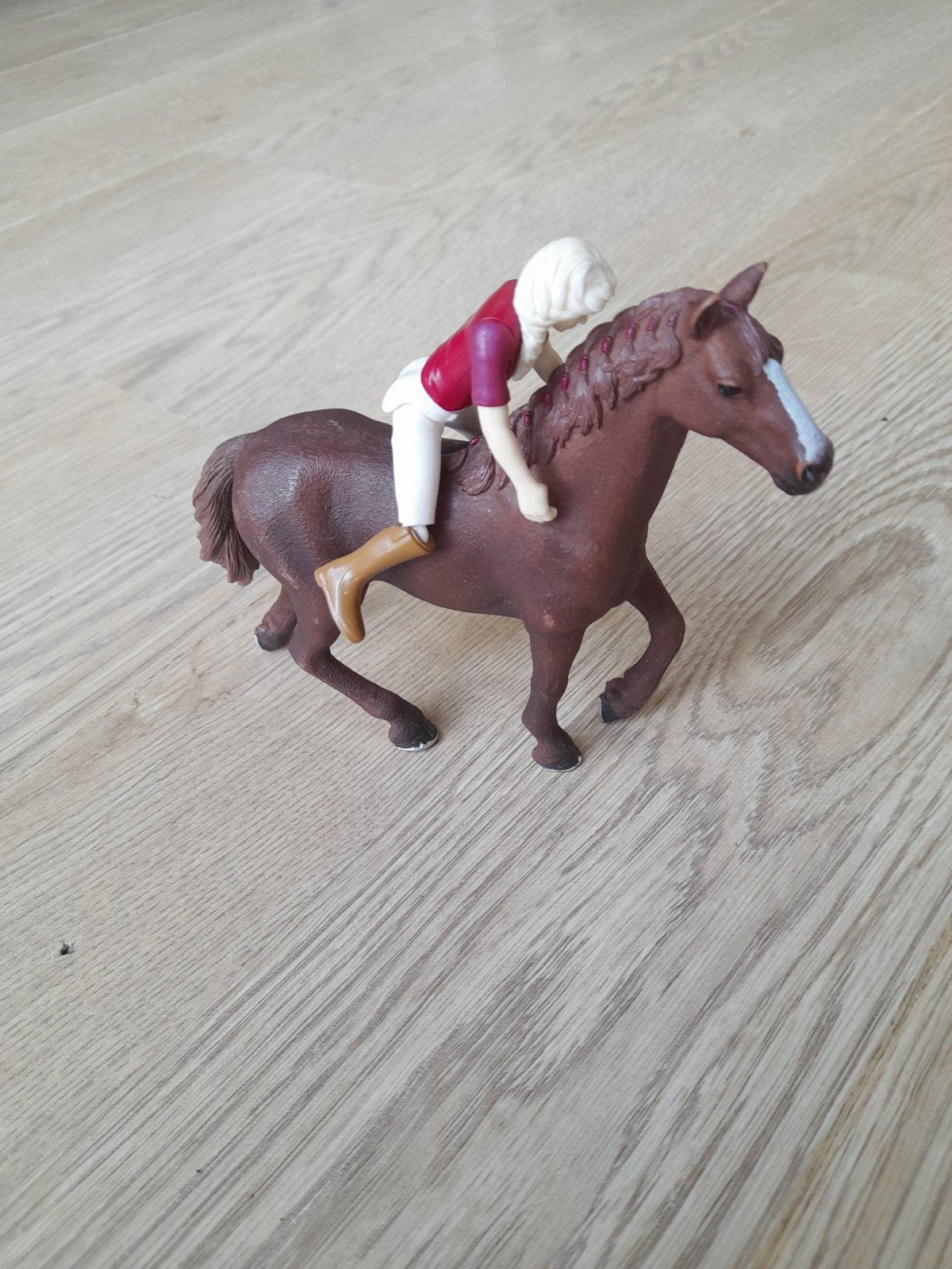 Schleich paard met paardenmeisje, Ophalen