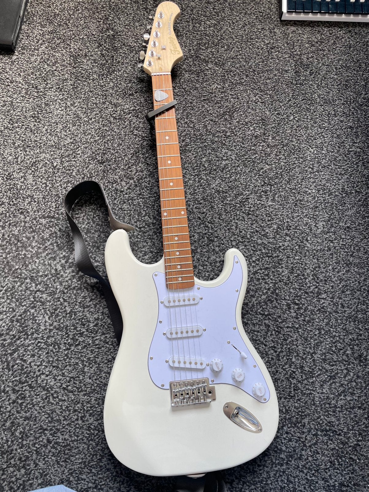Elektrische gitaar met versterker, plectrum en kabel, Met versterker, Zo goed als nieuw, Solid body, Ophalen