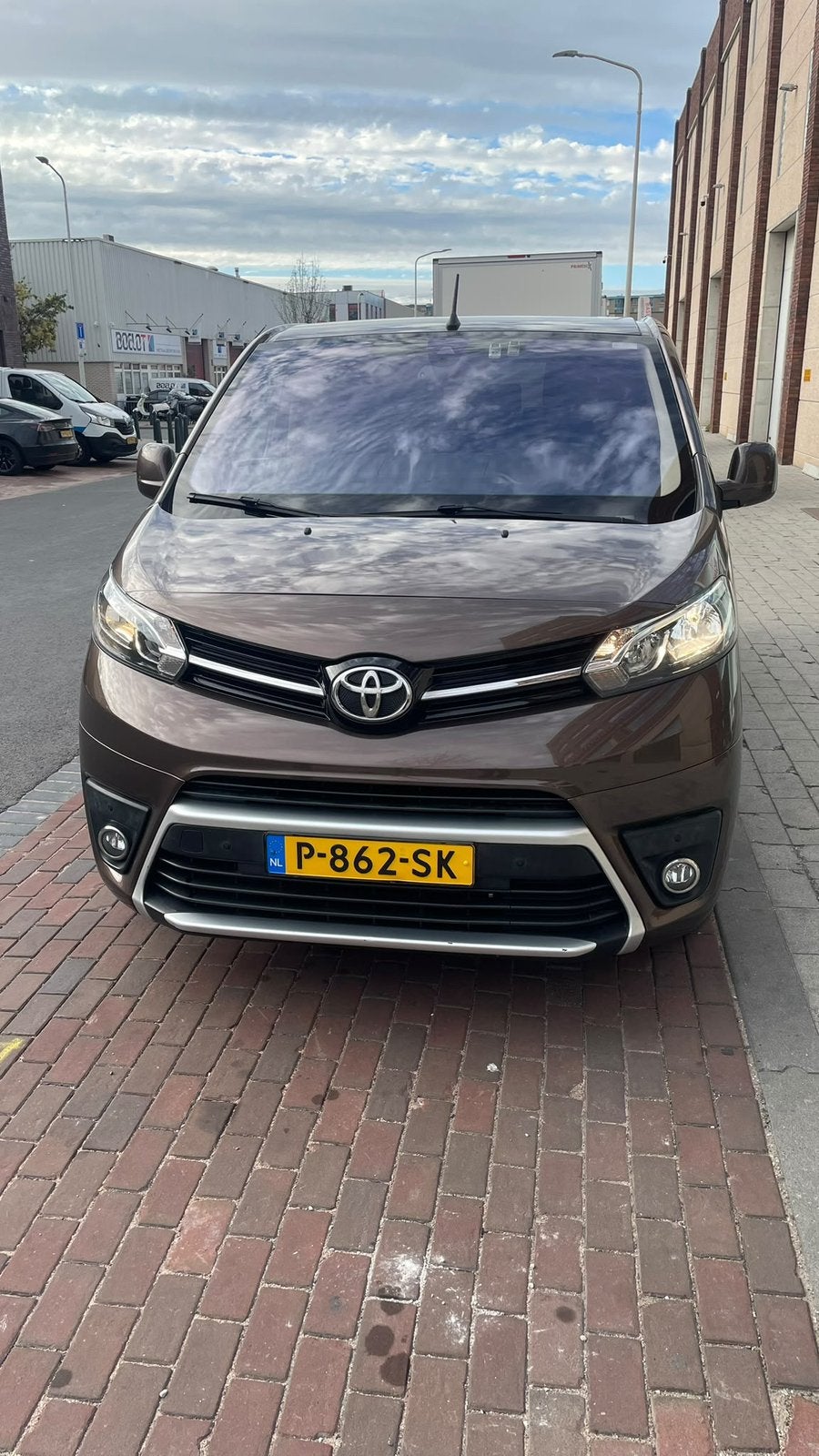 Toyota ProAce Medium 2.0 D-4d 177pk Automaat 2017 Bruin, Auto's, Dealer onderhouden, Stof, 226 €/maand, Diesel