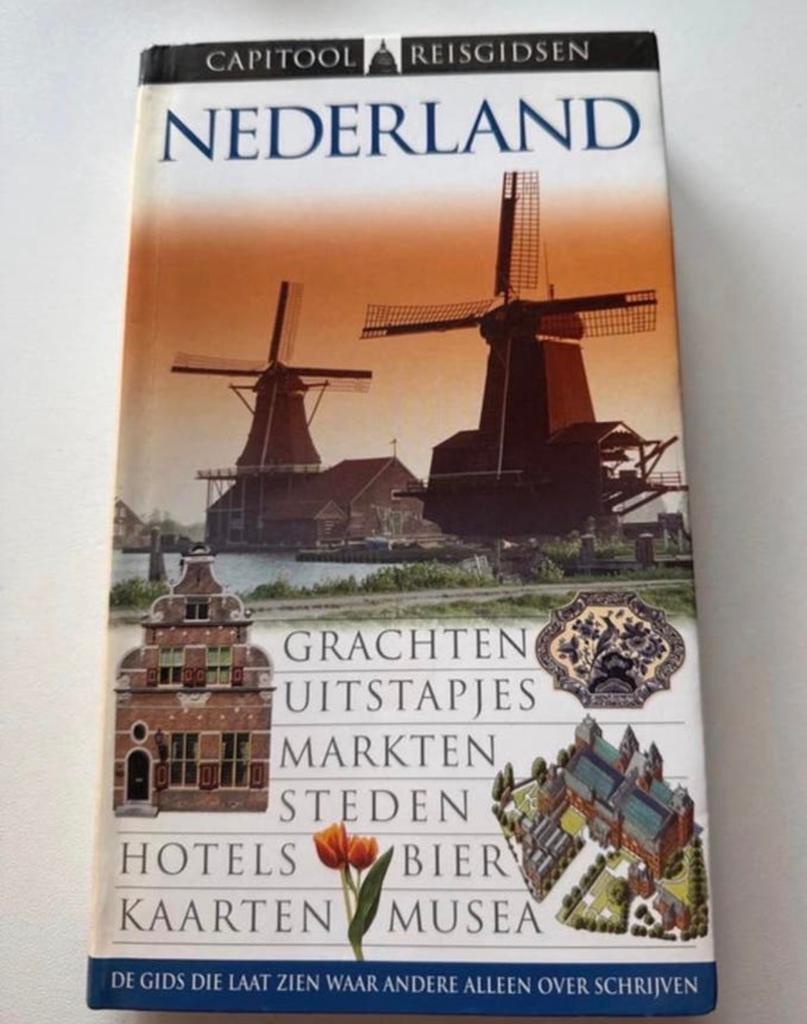 Capitool Reisgids Nederland - Ontdek de mooiste plekken, Boeken, Capitool, Ophalen of Verzenden, Zo goed als nieuw, Reisgids of -boek