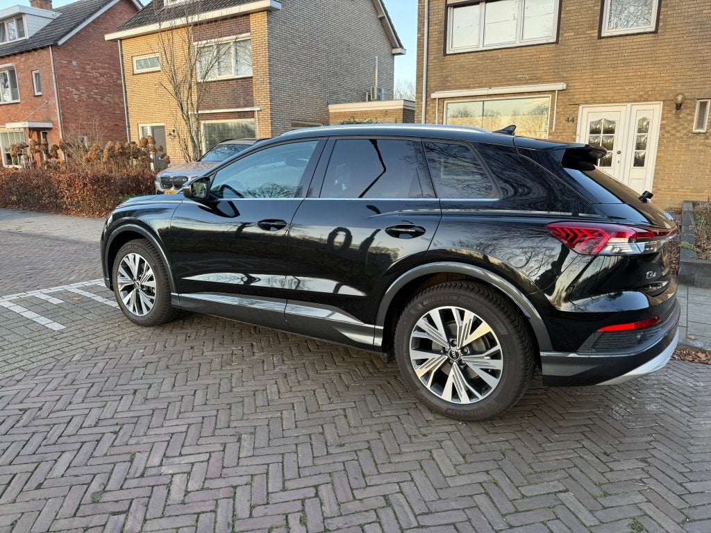 Audi Q4 e-tron 35 E-tron 52kWh 170pk 2021 Zwart, Auto's, Audi, Automaat, Achterwielaandrijving, 510 min, Zwart