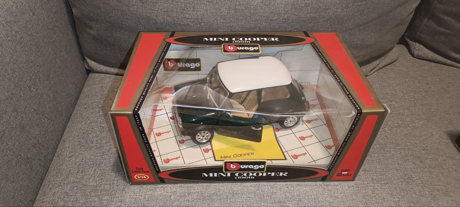 Burago Mini Cooper Gold Collection 1:18 Modelauto, Ophalen, Zo goed als nieuw, Bburago