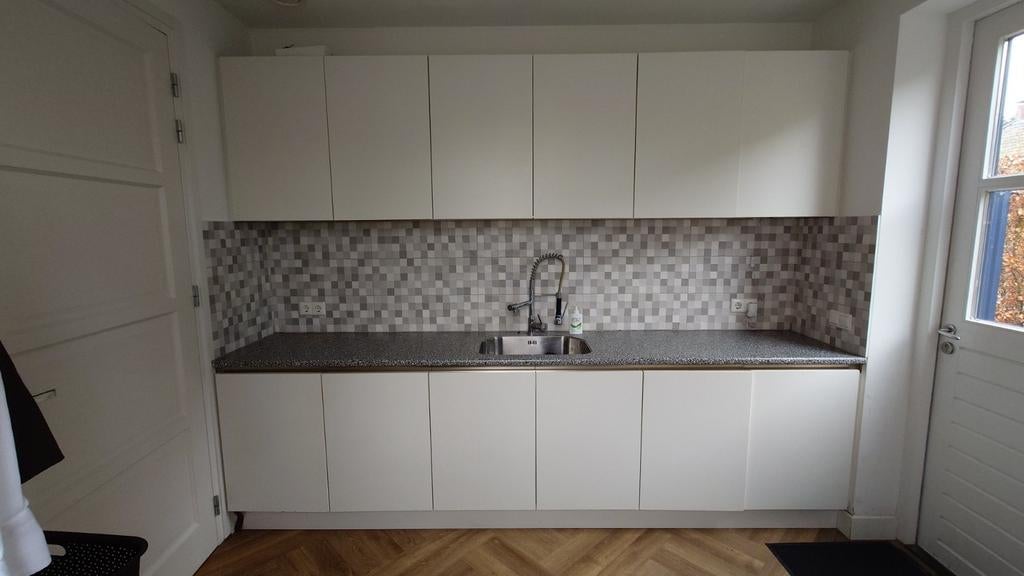 Bijkeuken met kasten en aanrechtblad, Ophalen, Gebruikt, Wit, Enkelwandige keuken