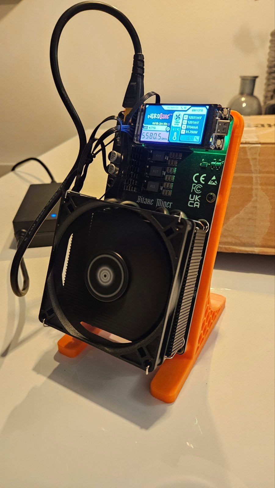 Nerdqaxe 6th/s bitcoin miner - 2026 model, Ophalen of Verzenden, Zo goed als nieuw