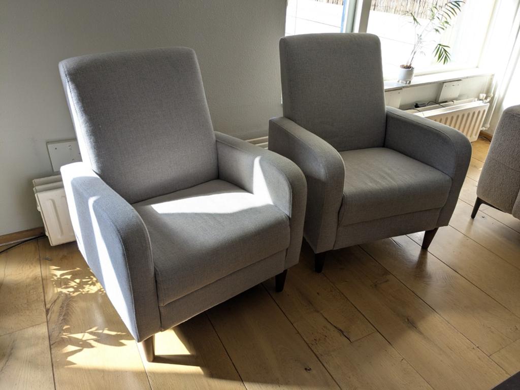 2x fauteuil lichtgrijs Jysk Gedved, Ophalen, Stof